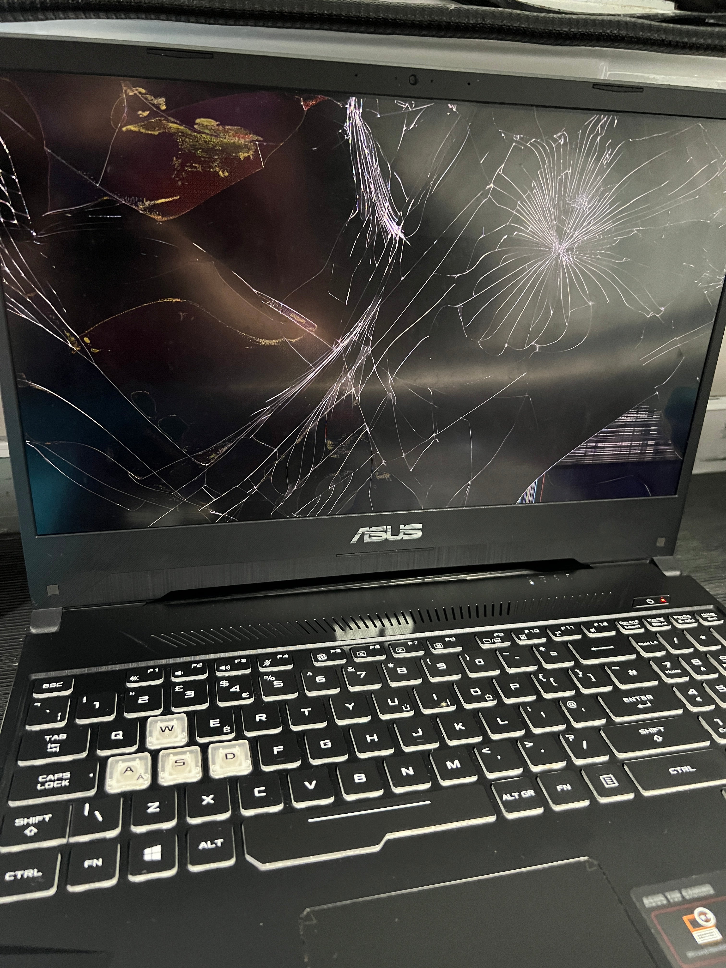 MacBook and Laptop Screen Repairs in Manchester with Doorstep Convenience